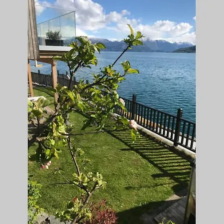 Panoramaresort In Hardangerfjord With Boat And Sauna To Rent - Seaside For 2 Personer Øystese