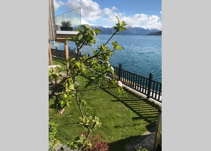 Panoramaresort In Hardangerfjord With Boat And Sauna To Rent - Seaside For 2 Personer Øystese